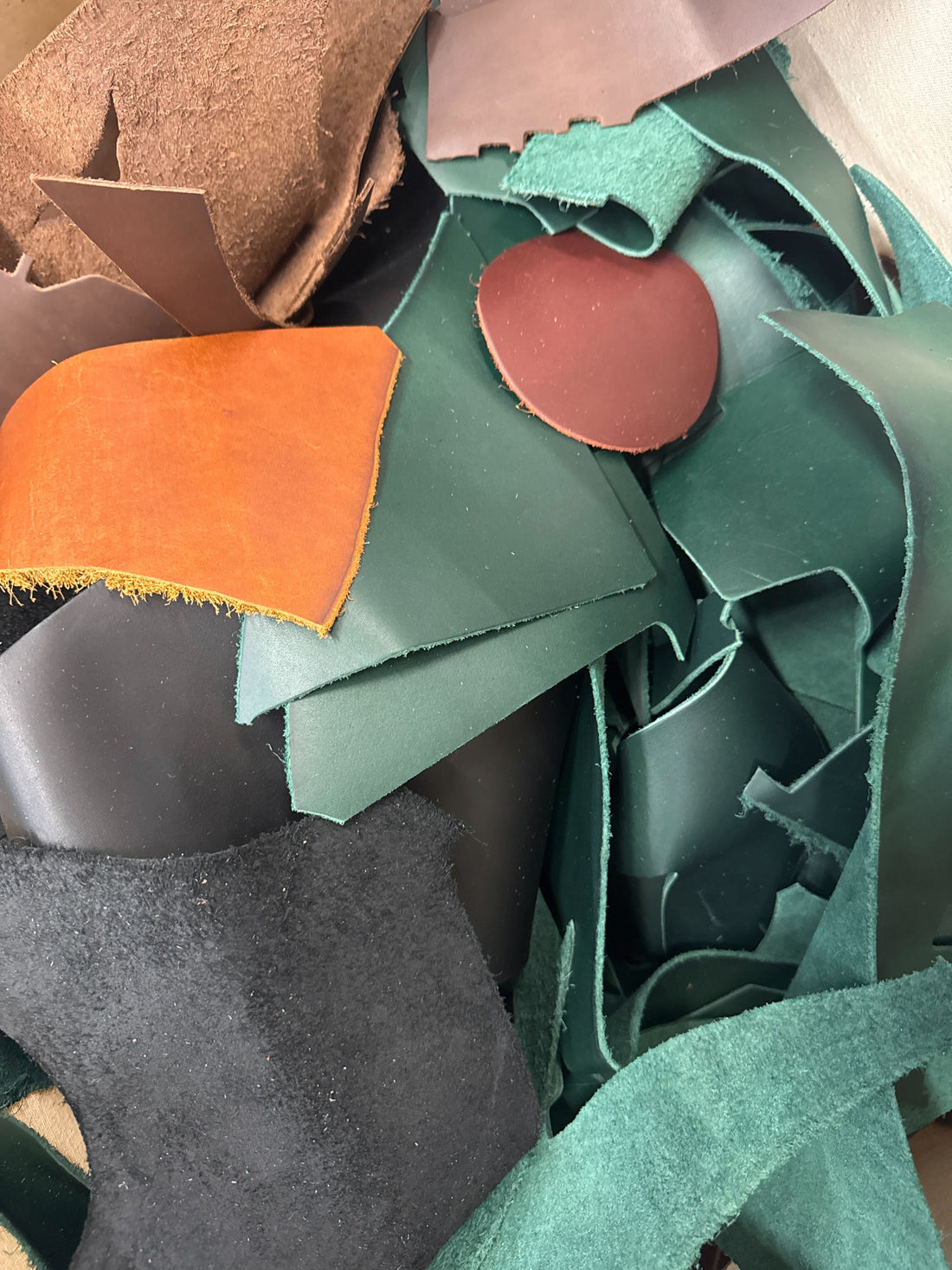 4lb Assorted USA Leather Scrap: Home Crafting & Decor