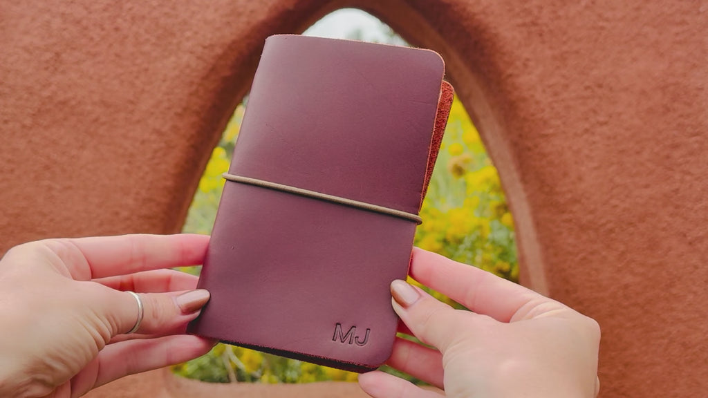 Video of the small leather traveler's notebook